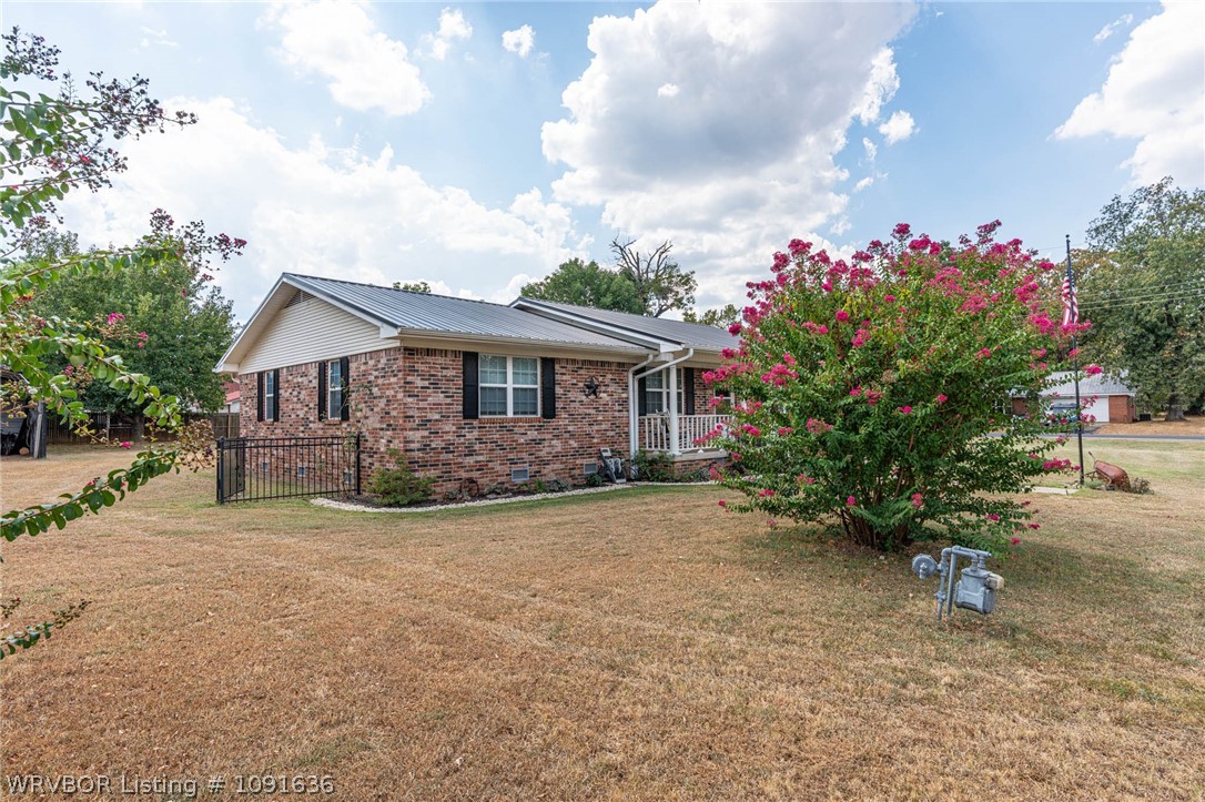 main property photo 4