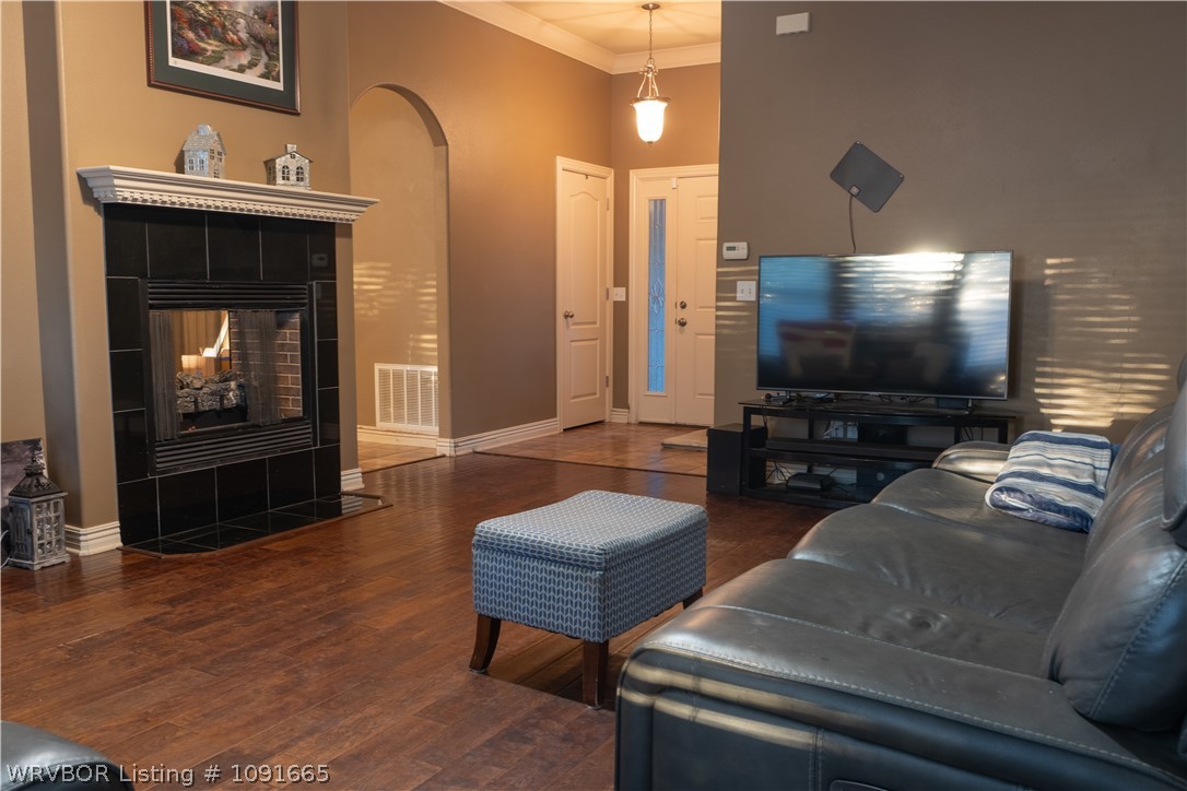 main property photo 7