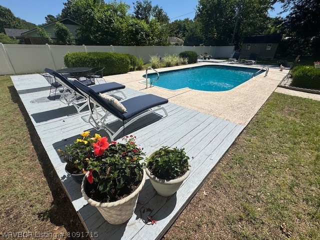 main property photo 13