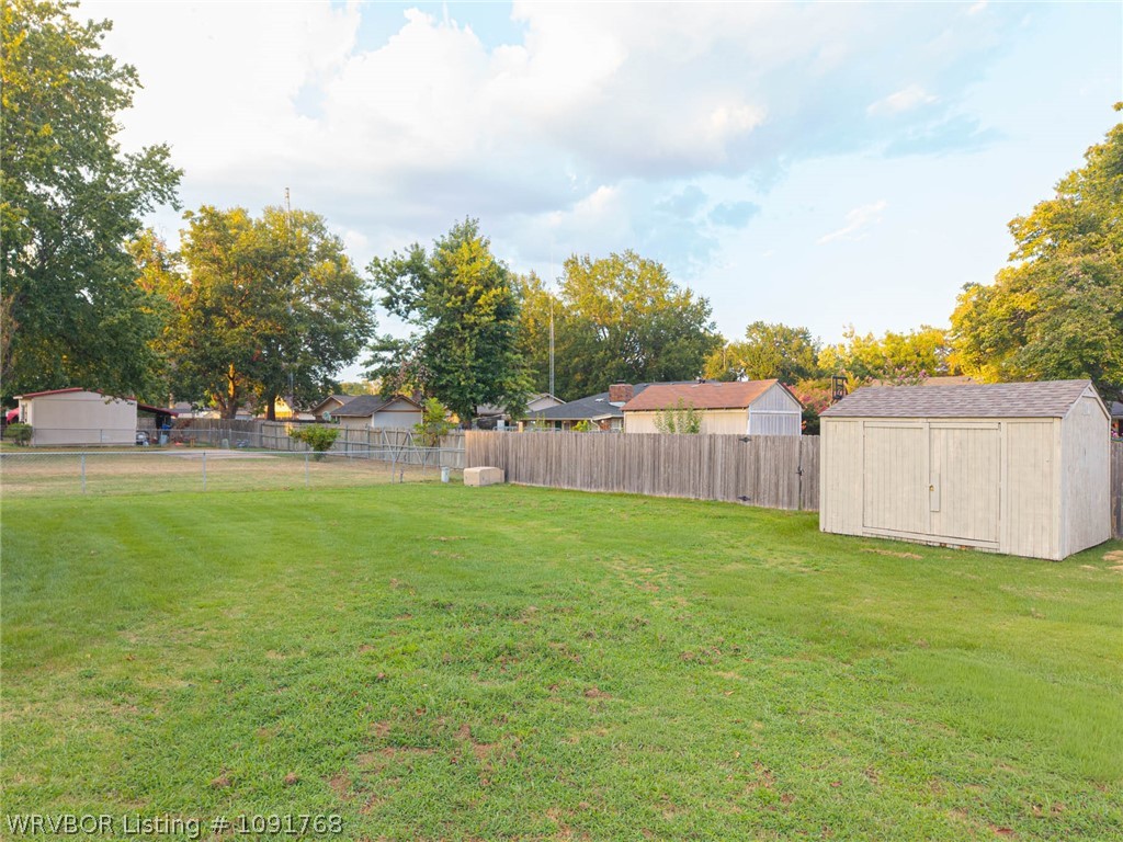 main property photo 40