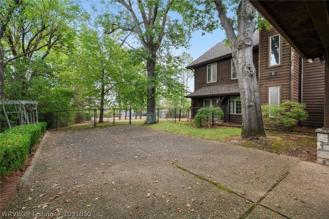 main property photo 8