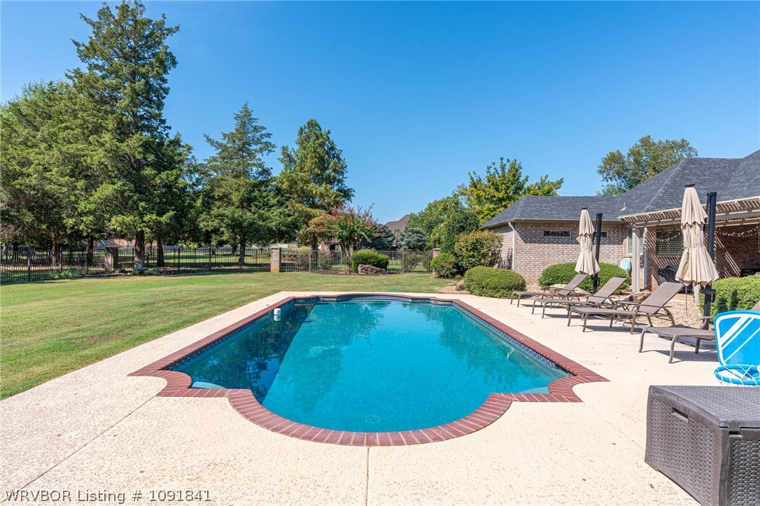 main property photo 10