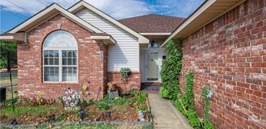 image of property with 3 Bed | 2 Bath | 1,551 Sqft