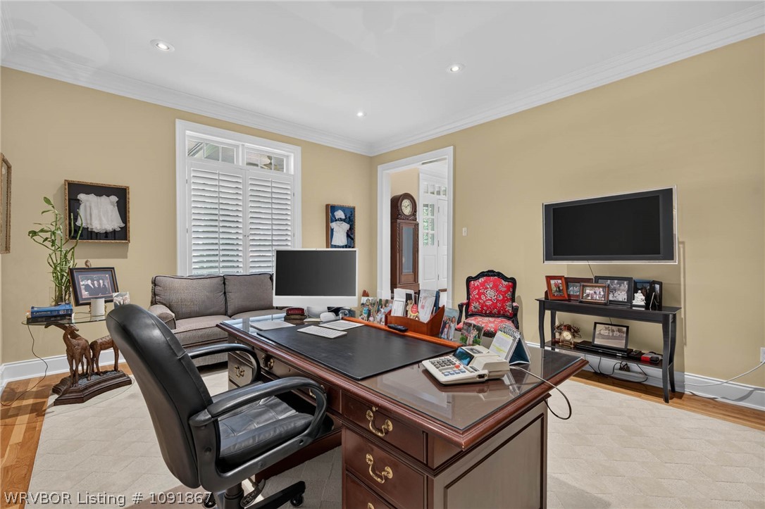 main property photo 28