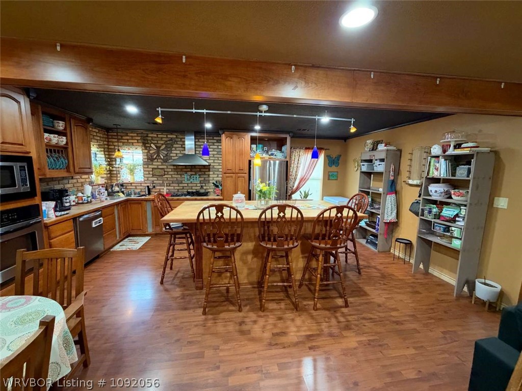 main property photo 6