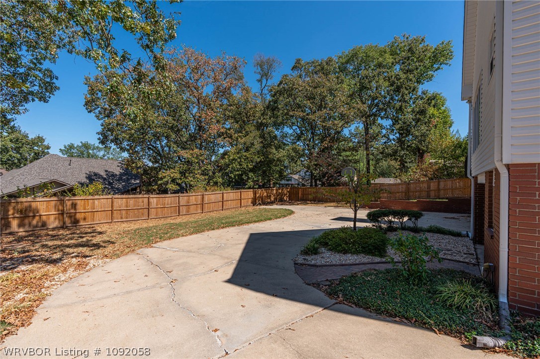 main property photo 50