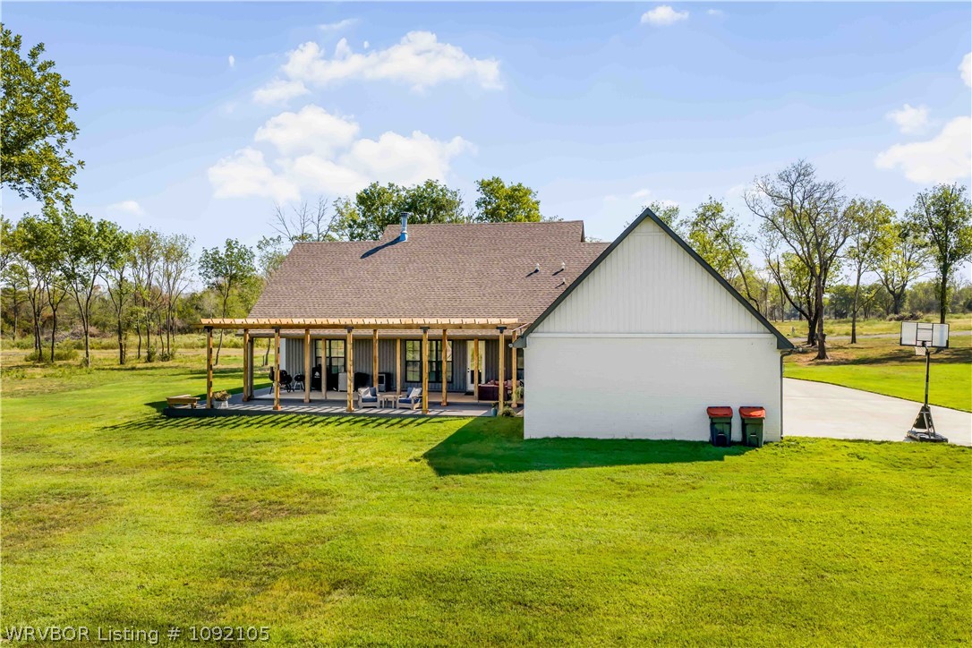 main property photo 28