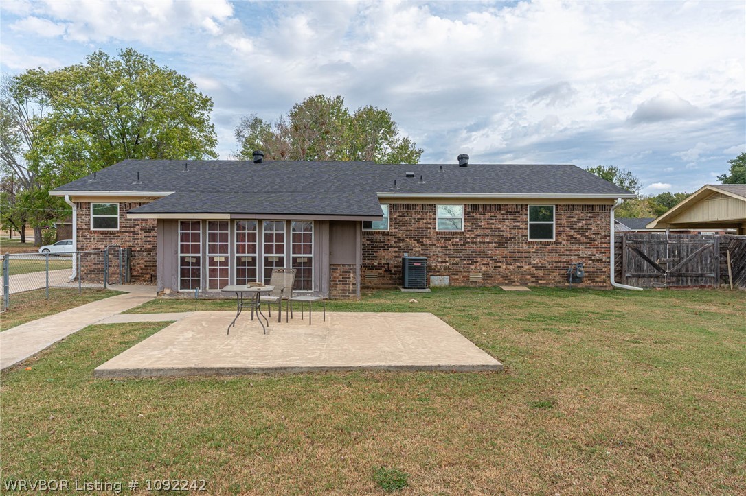 main property photo 8