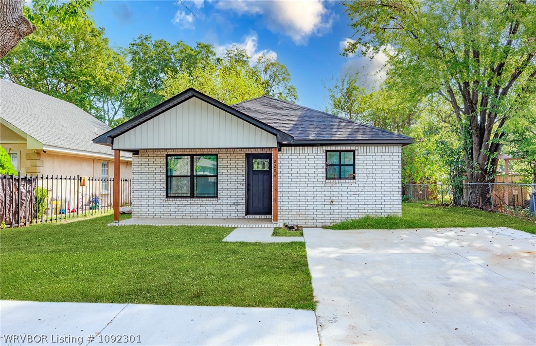 main property photo 0