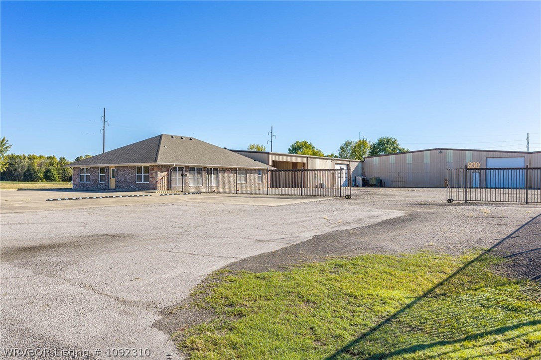 main property photo 6