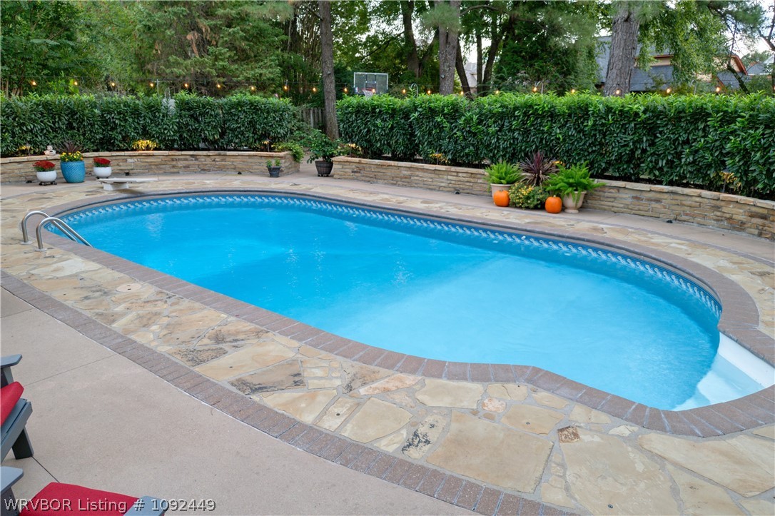 main property photo 50
