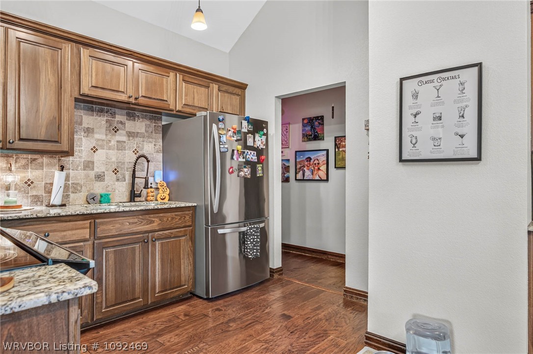 main property photo 7