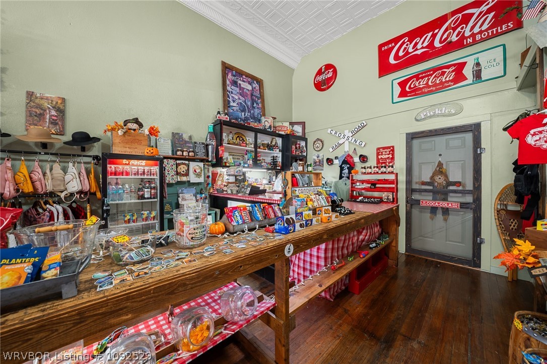 main property photo 6