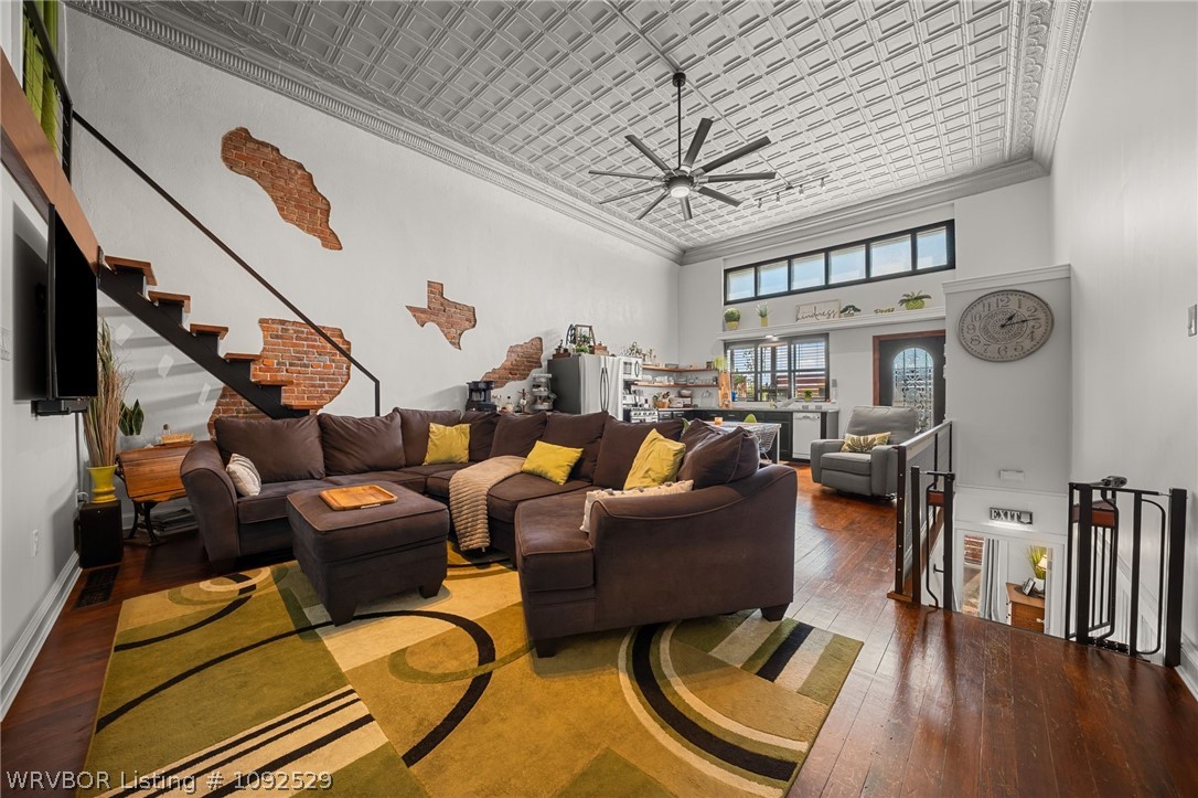 main property photo 8