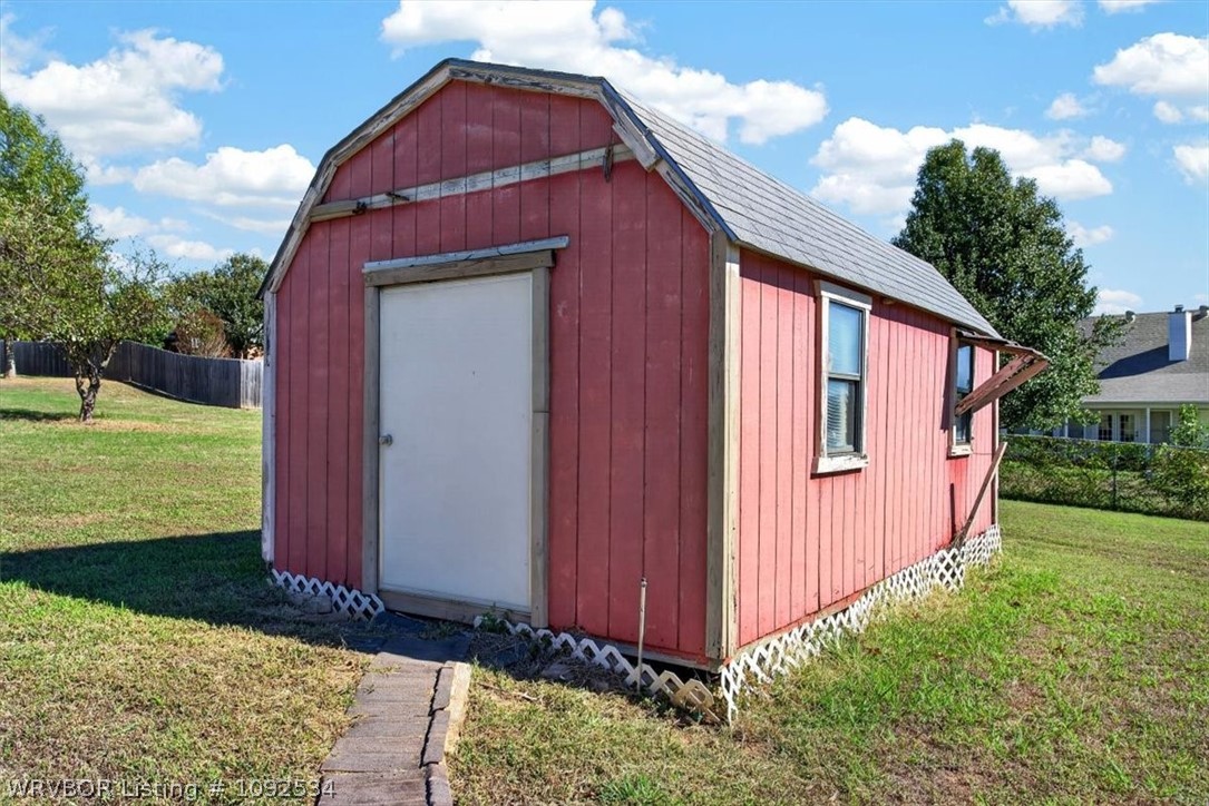 main property photo 41