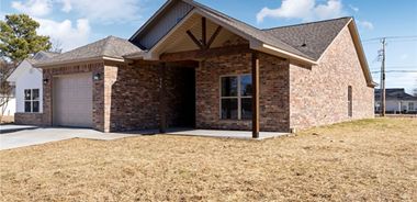 image of property with 3 Bed | 2 Bath | 1,460 Sqft