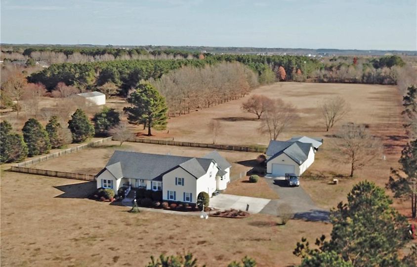 813 Puddin Ridge Rd, Moyock, NC 27958