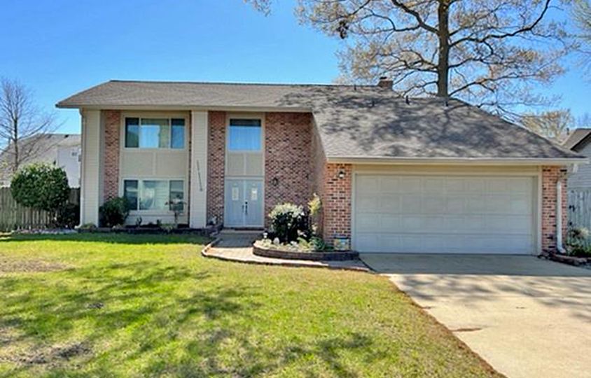 1729 Lake Christopher Dr, Virginia Beach, VA 23464