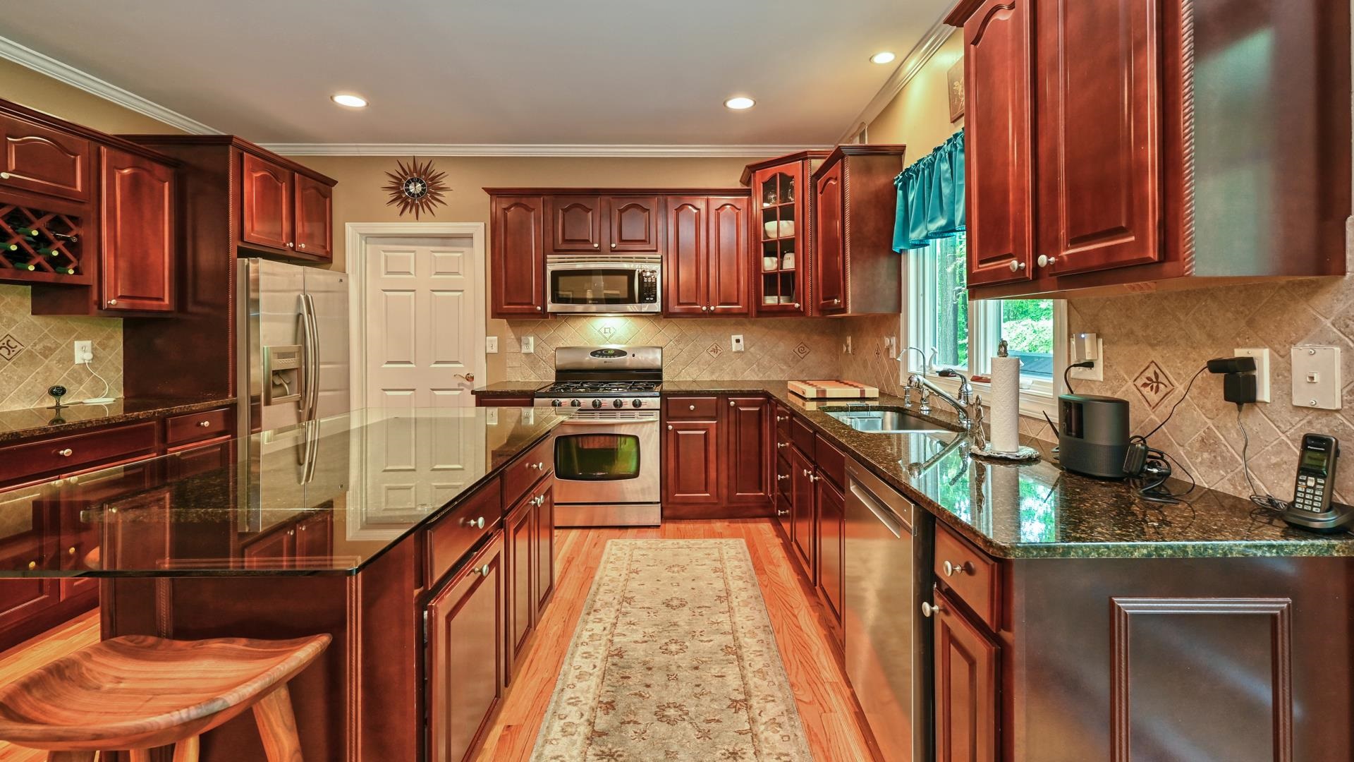 main property photo 16