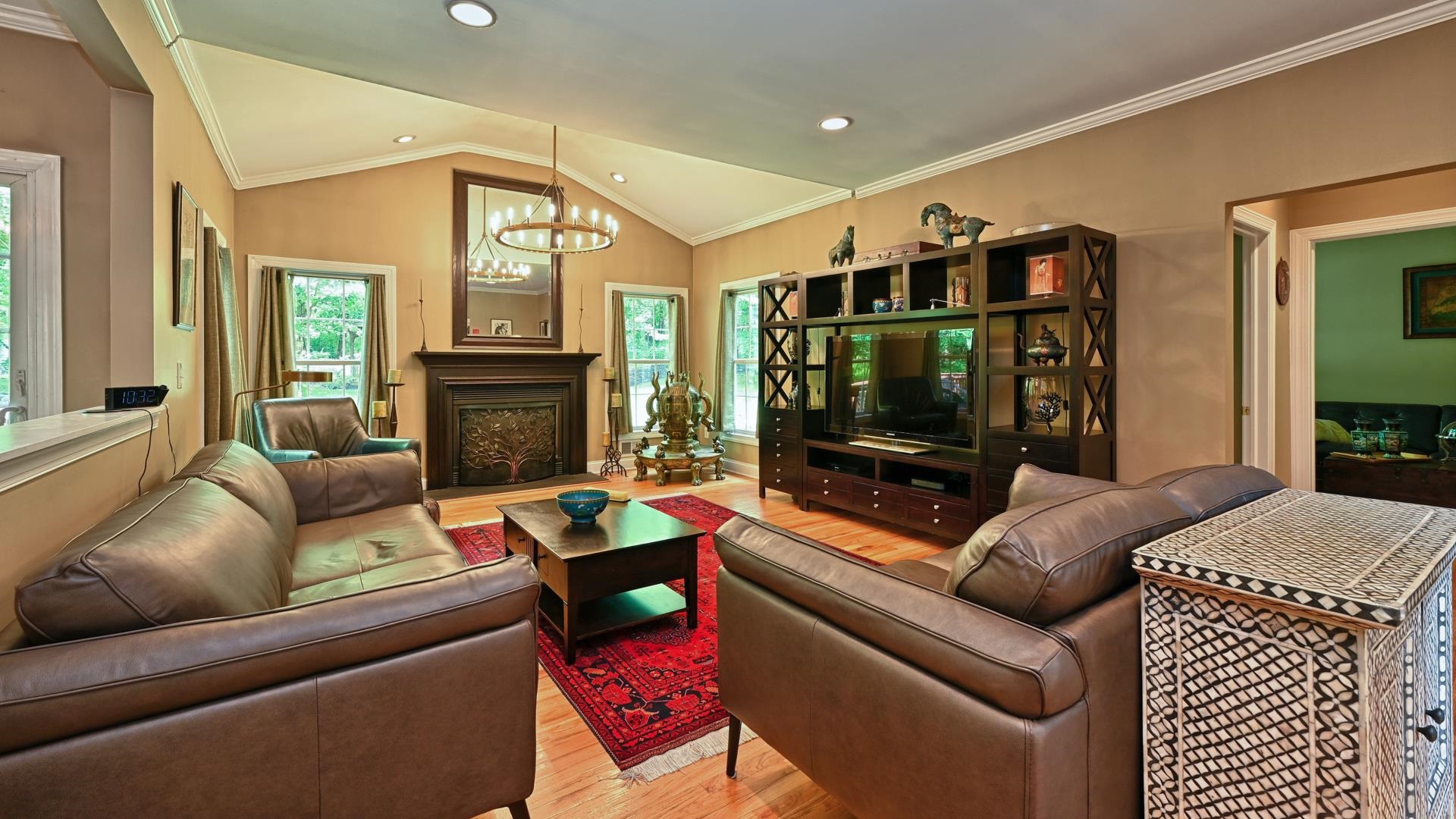main property photo 8