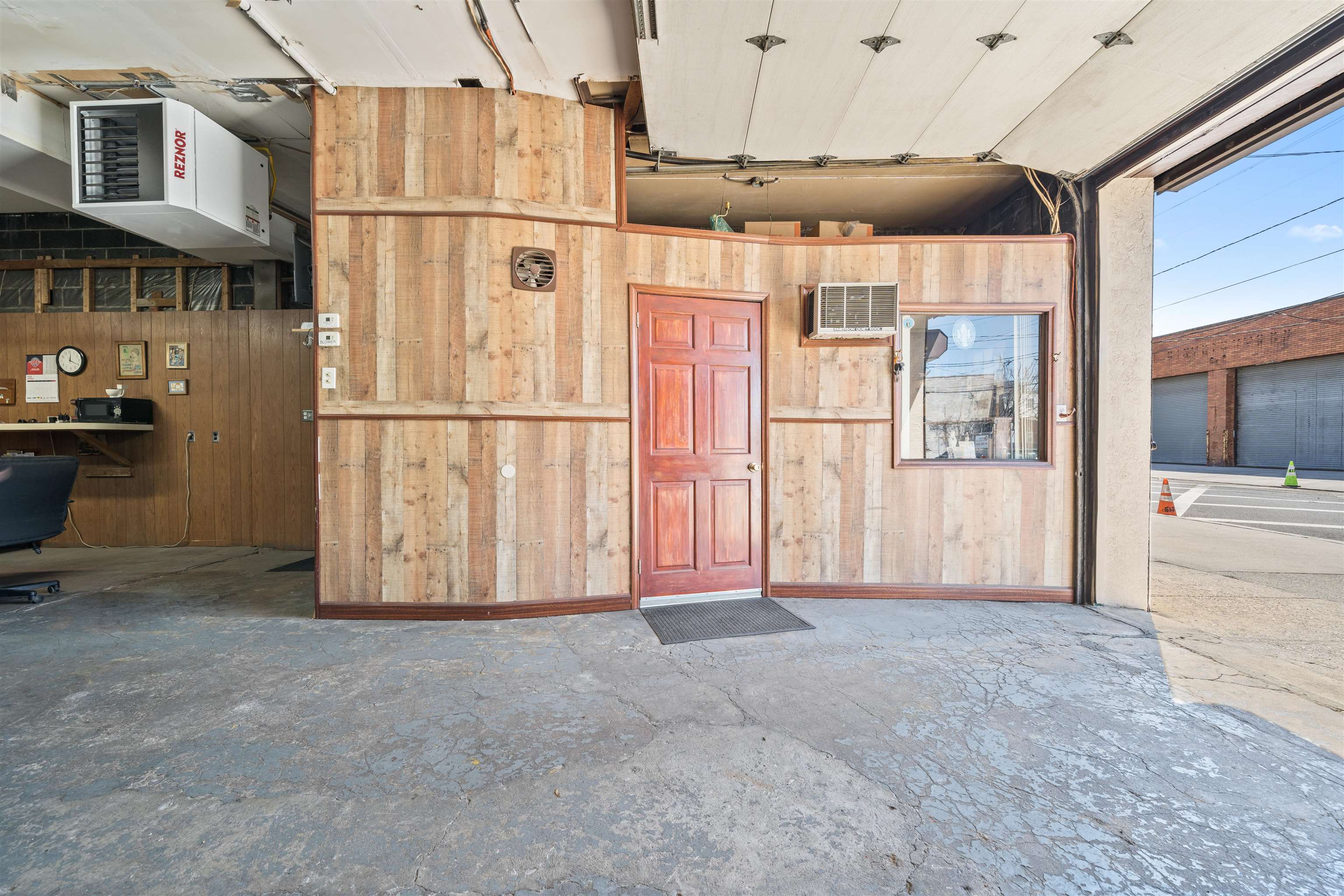 property viewer photo 1