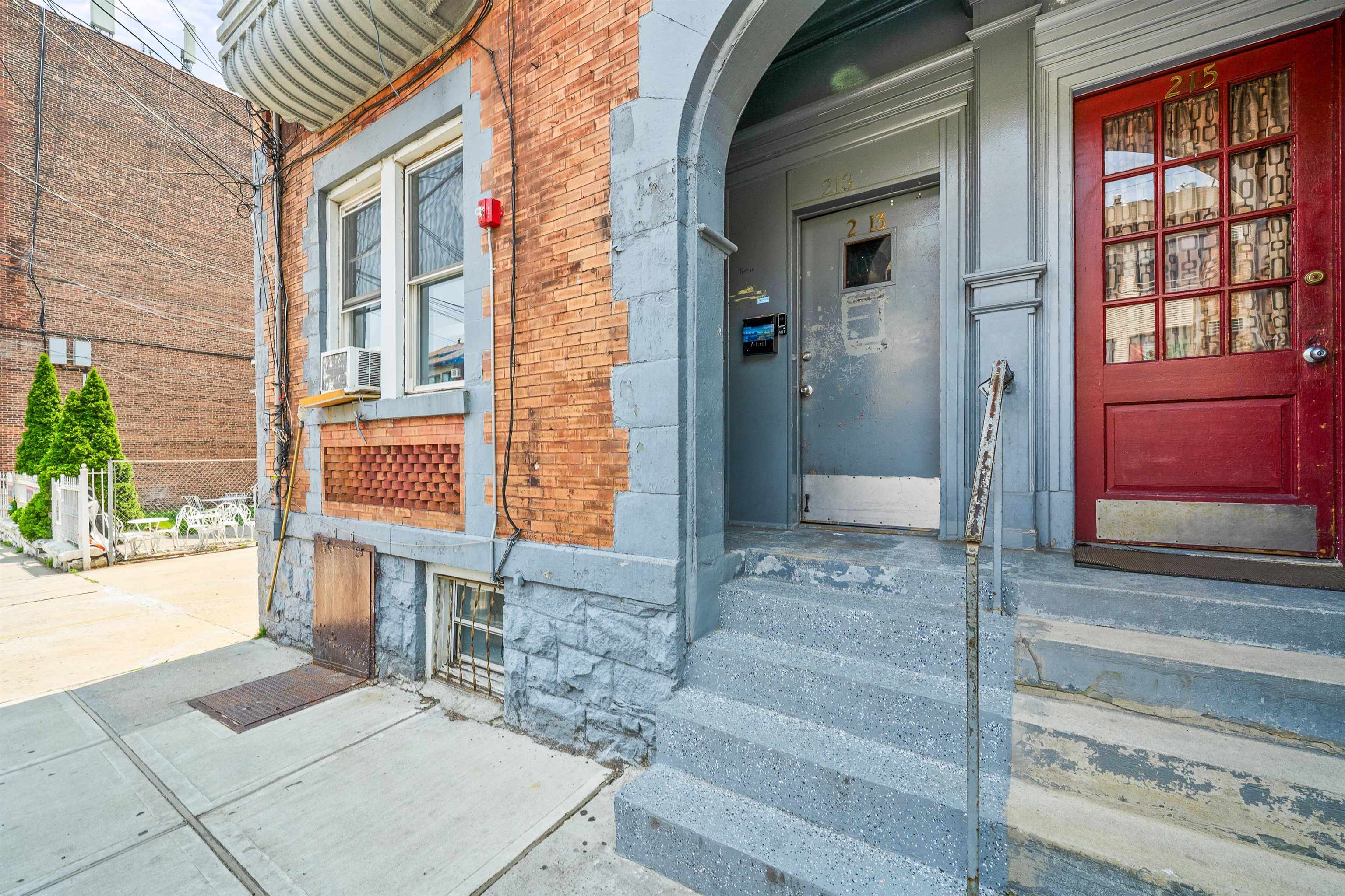property viewer photo 1