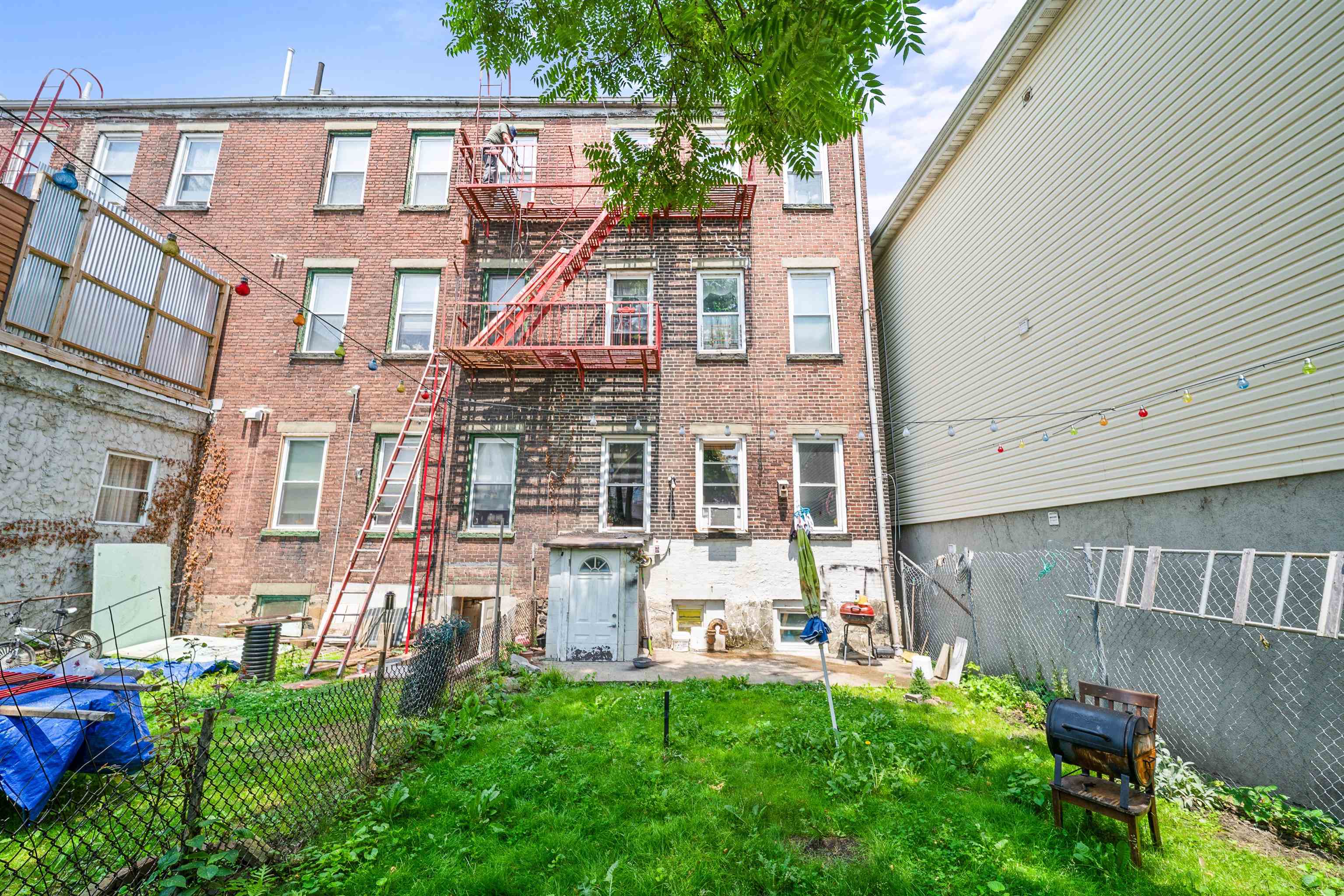 property viewer photo 3