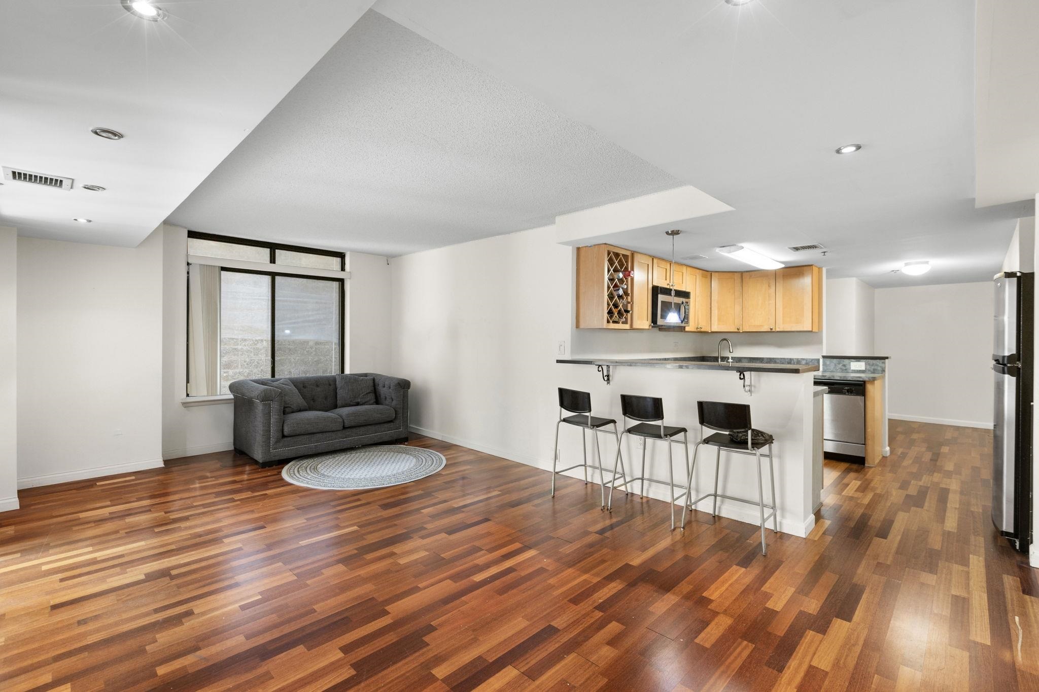 property viewer photo 6