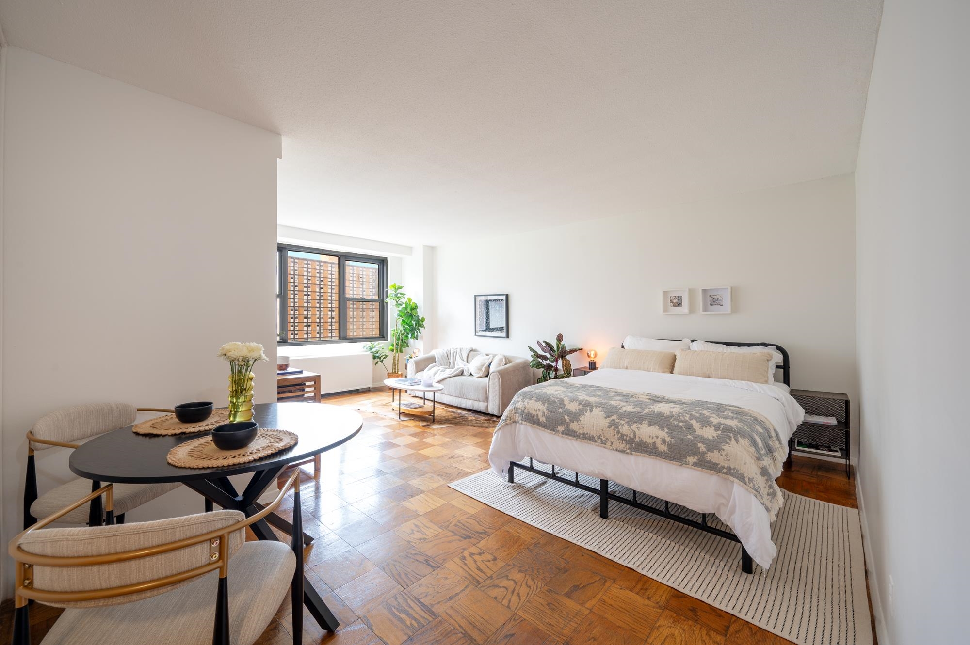 property viewer photo 3
