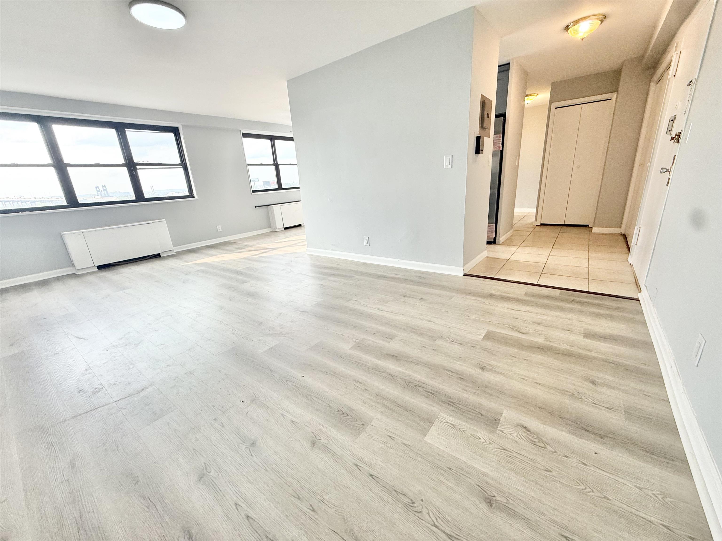 property viewer photo 1