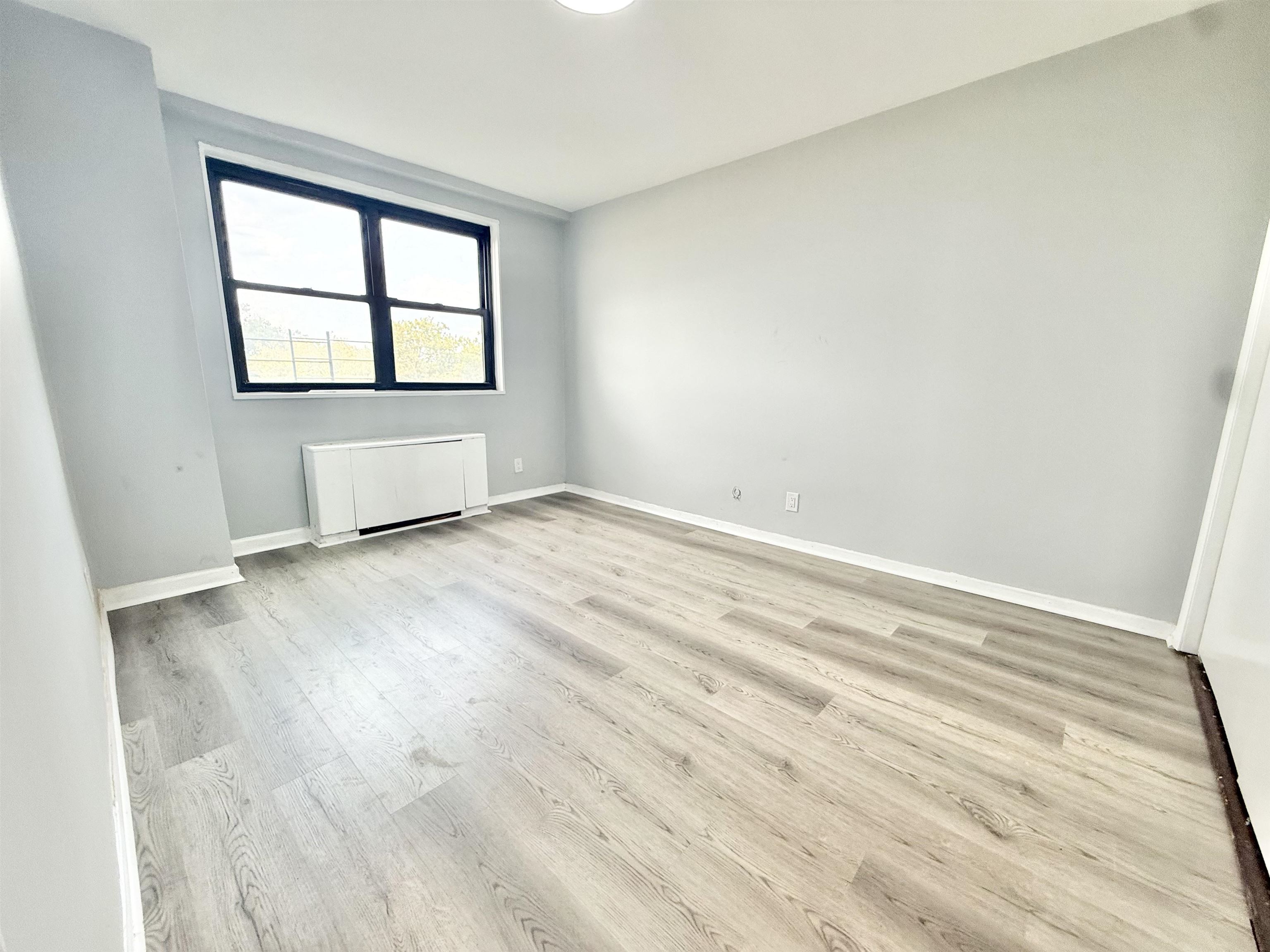 property viewer photo 18