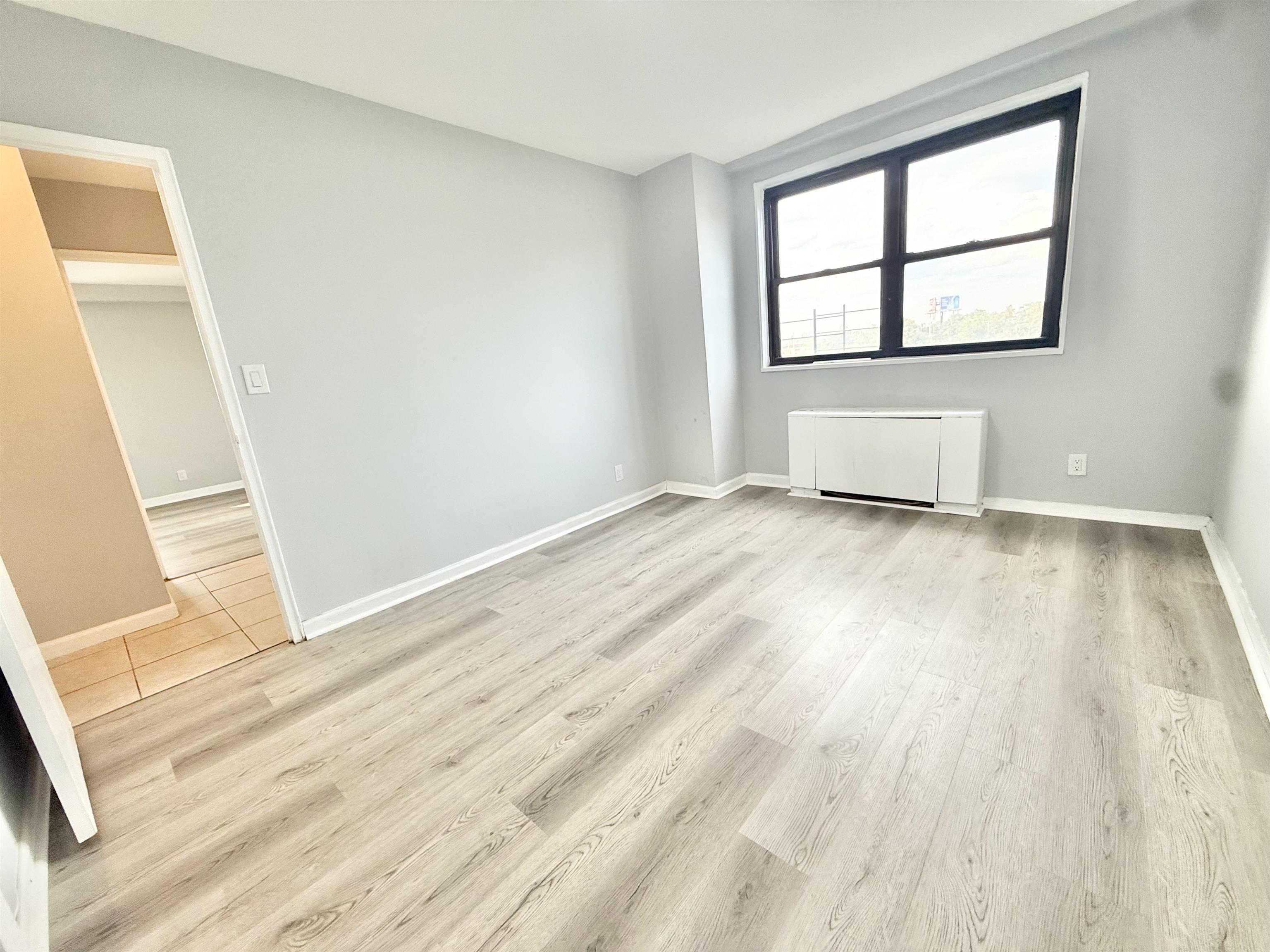 property viewer photo 19