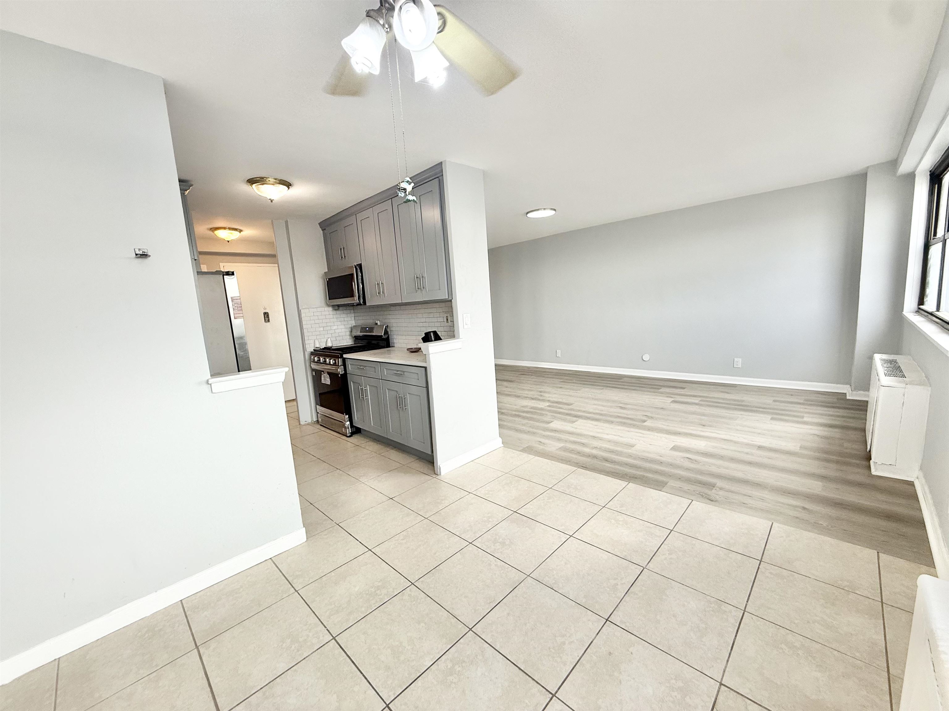 property viewer photo 3