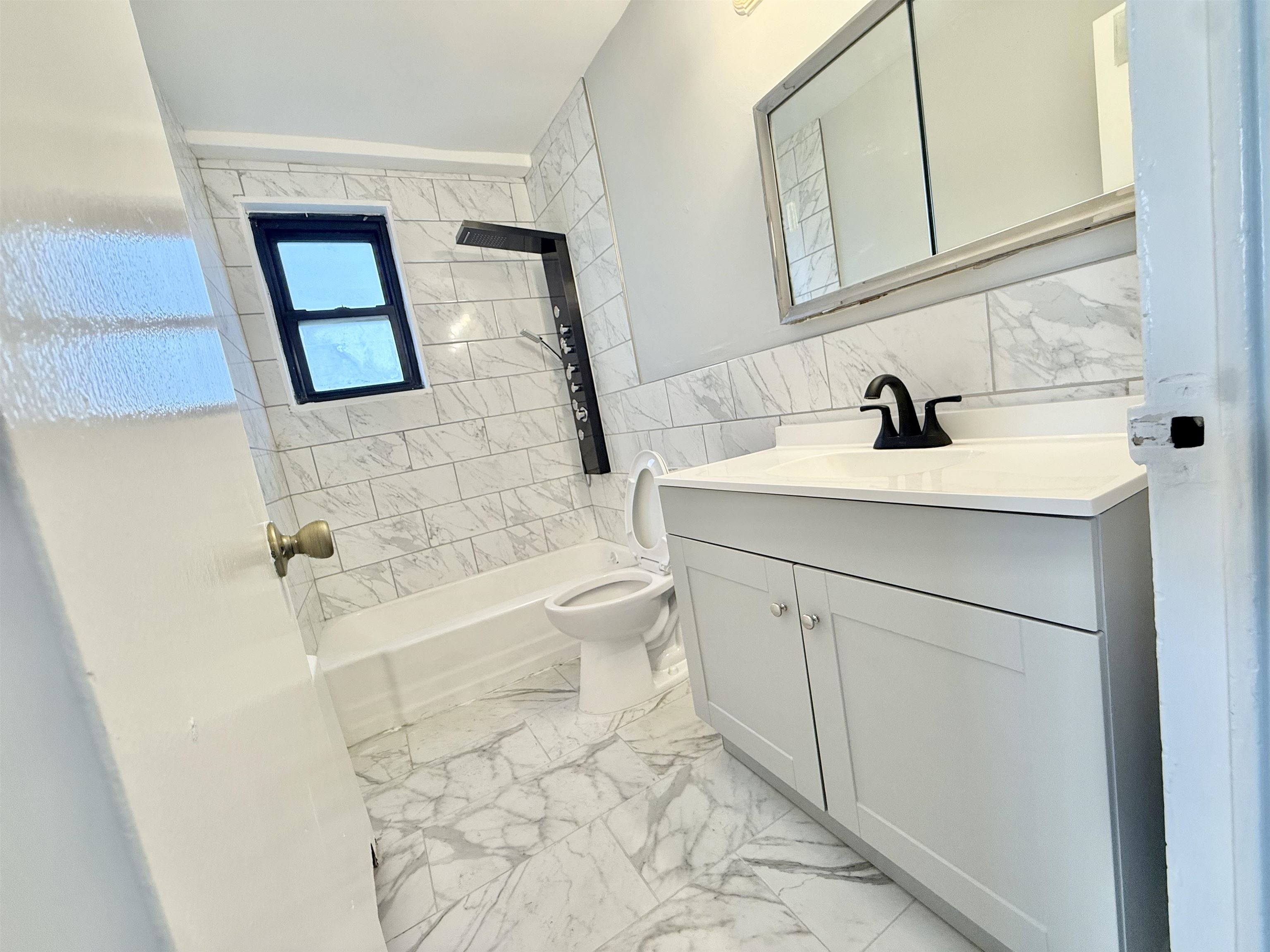 property viewer photo 9