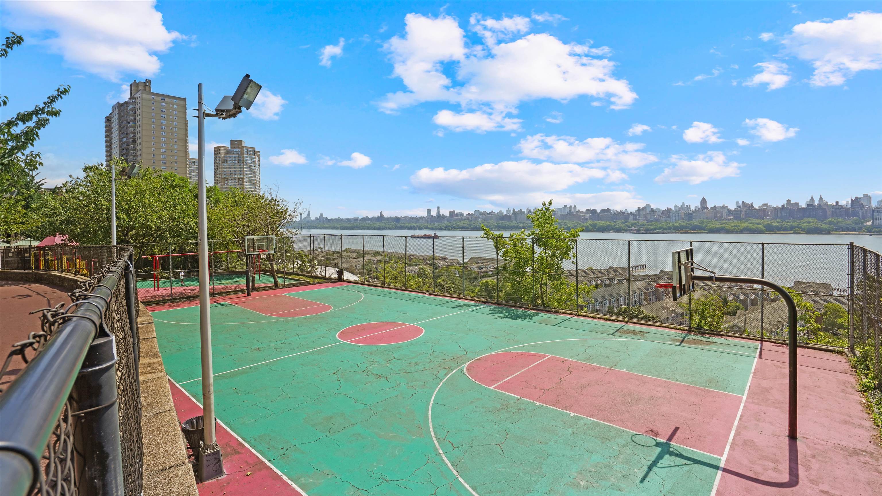 property viewer photo 7