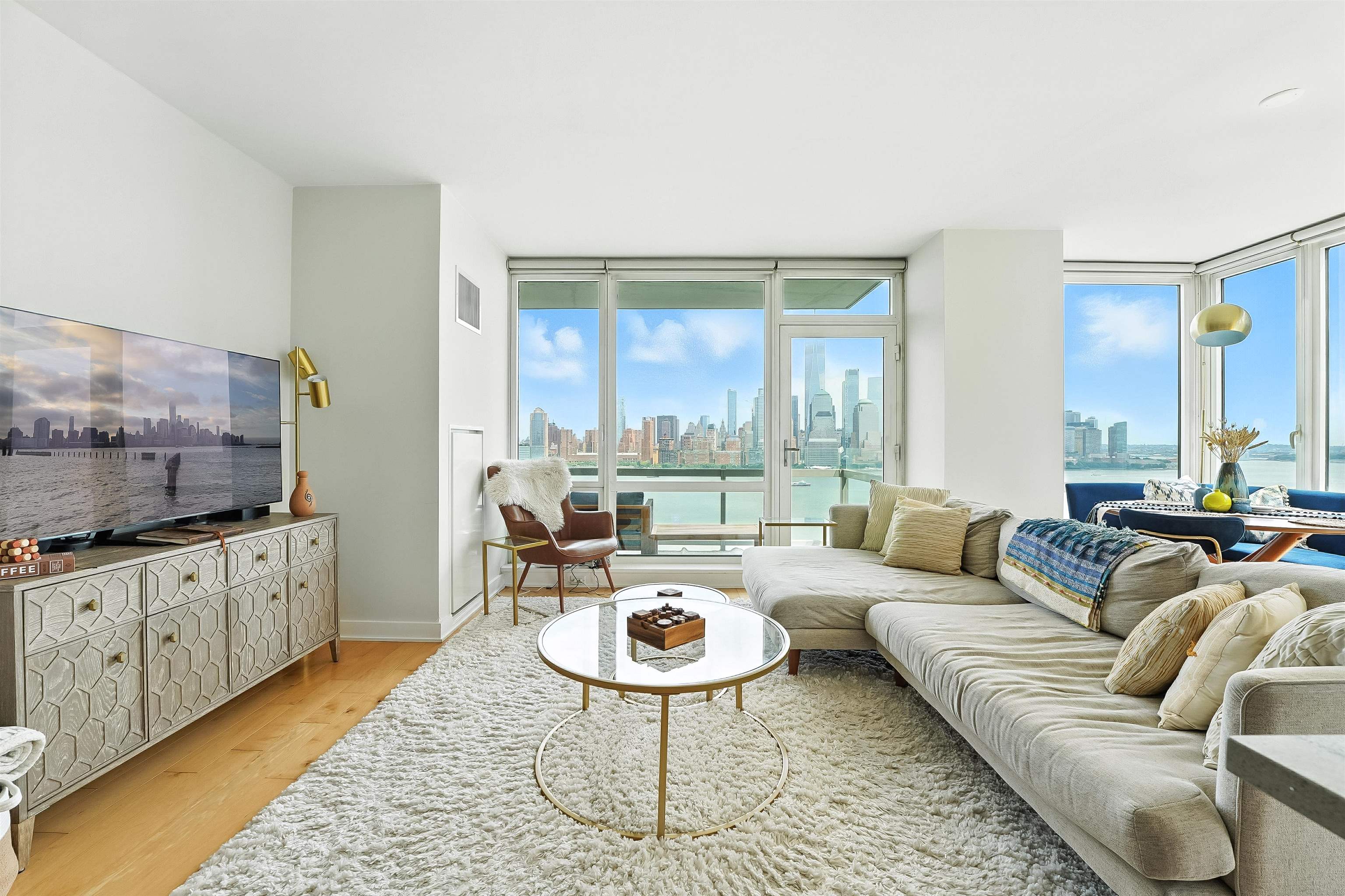 property viewer photo 4