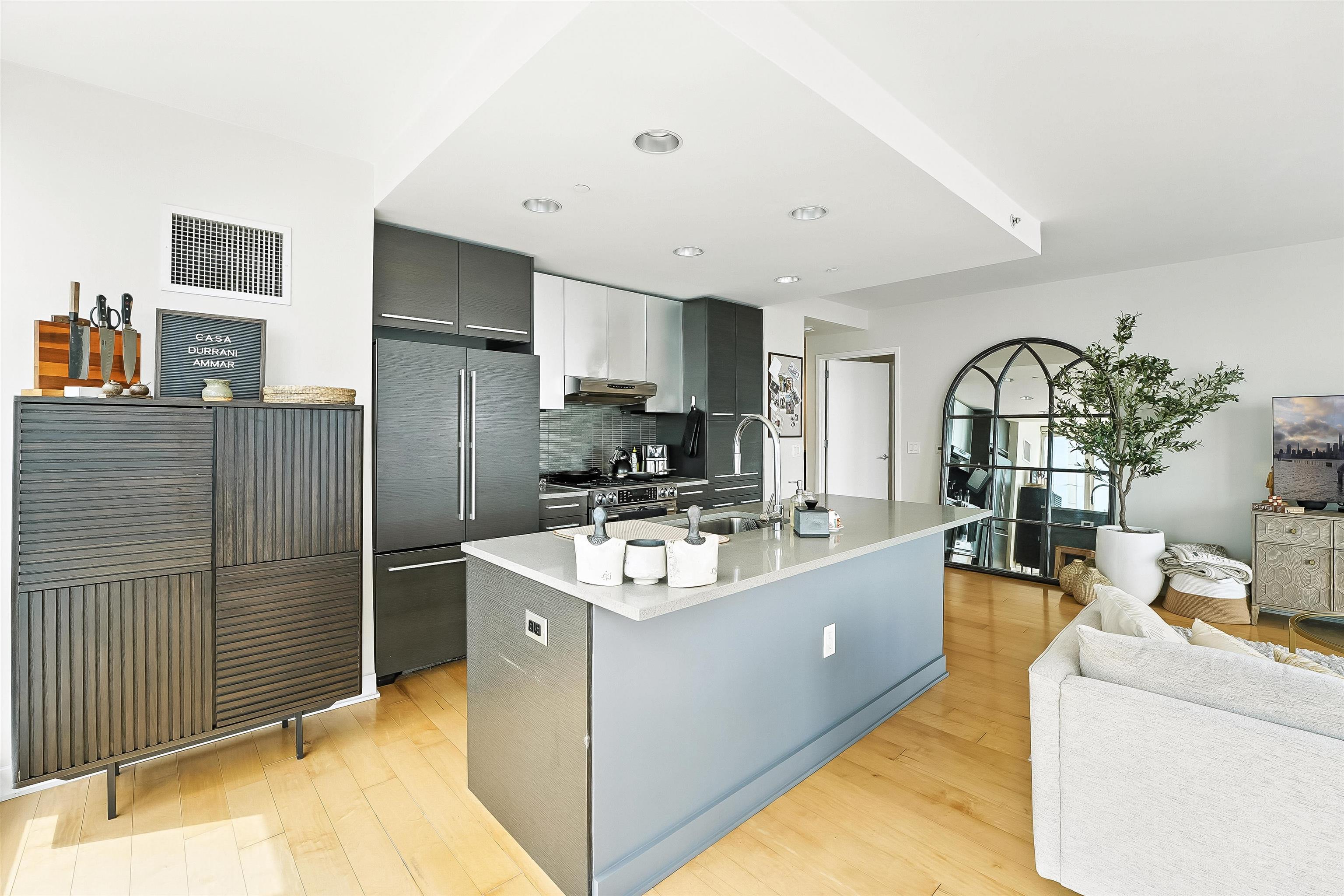 property viewer photo 7