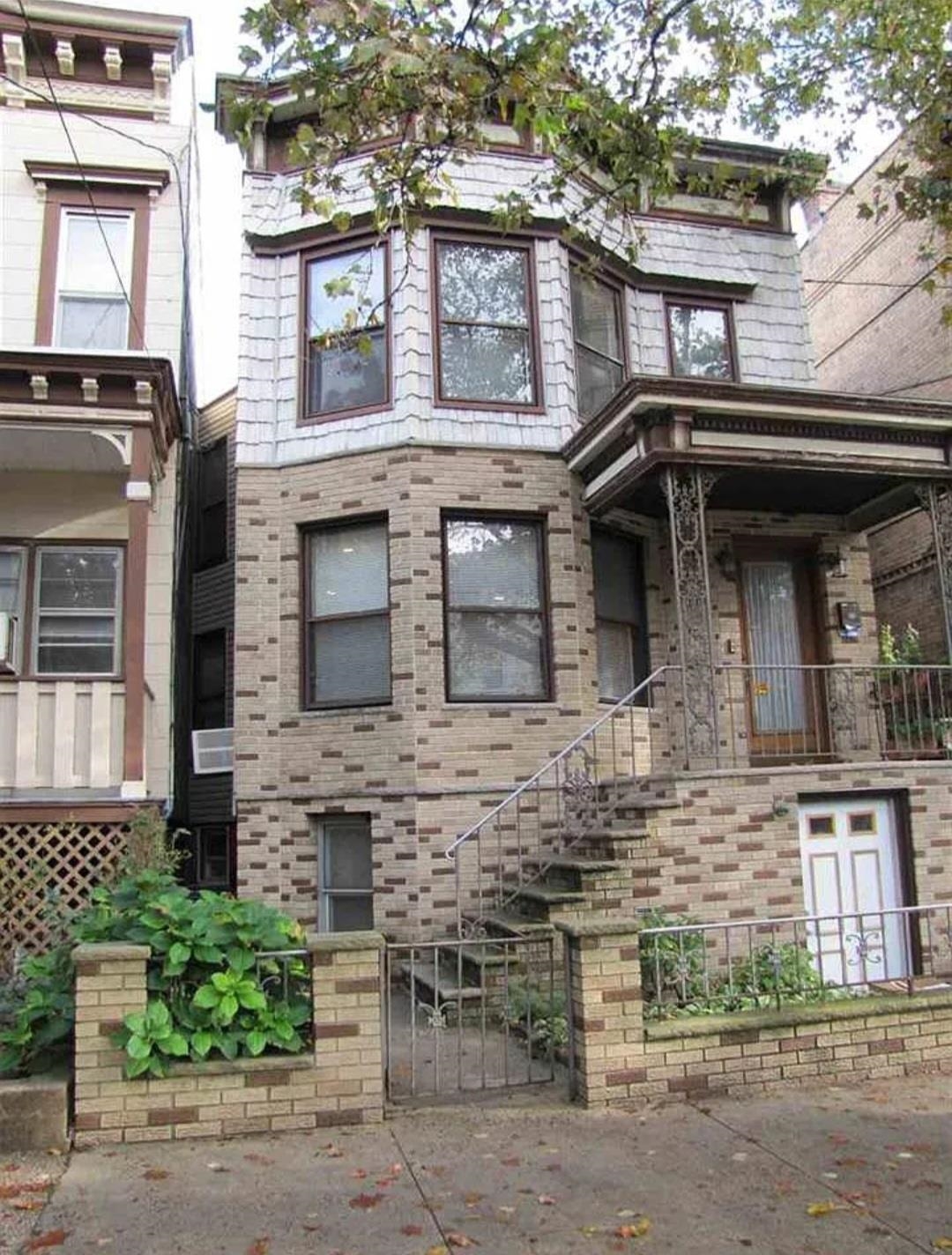 main property photo 0