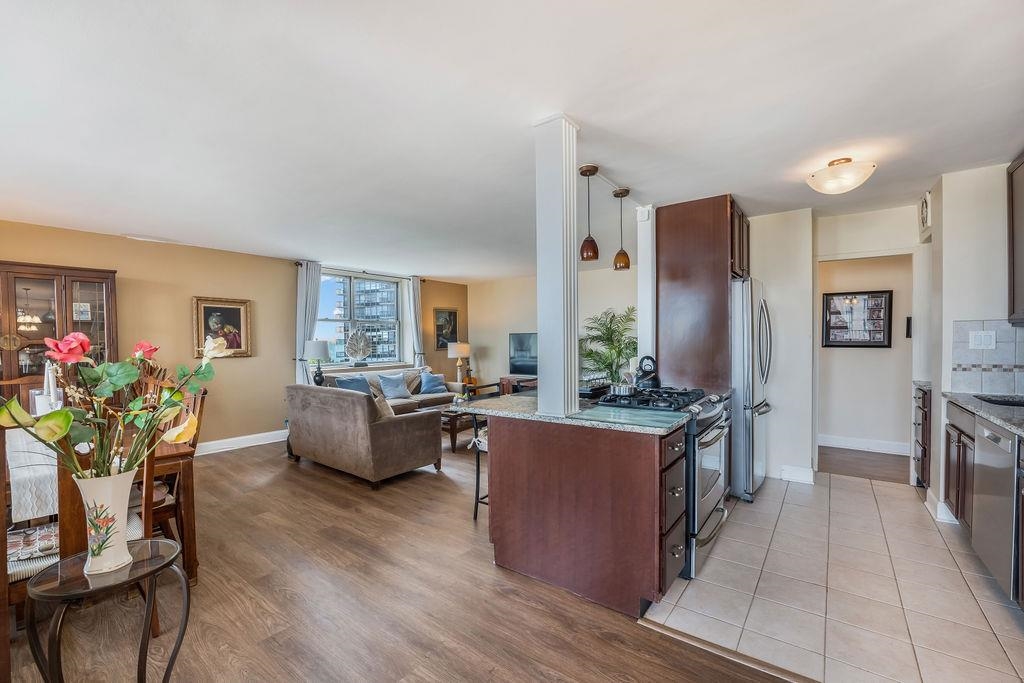 property viewer photo 13