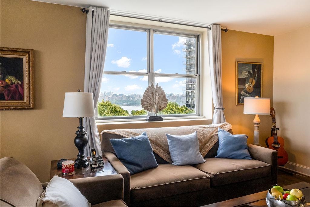 property viewer photo 5