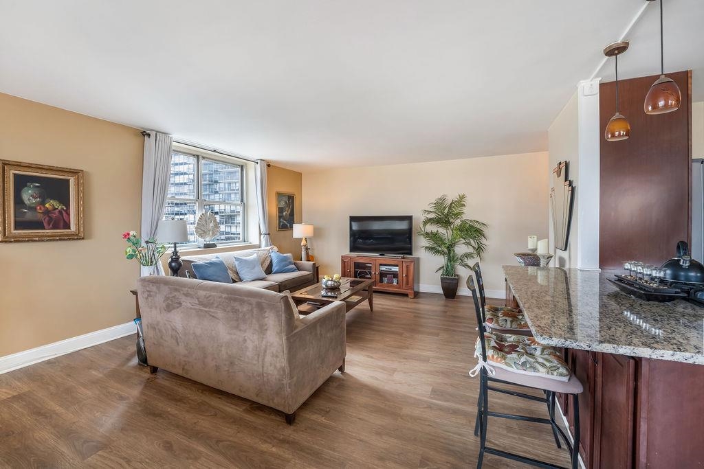 property viewer photo 7