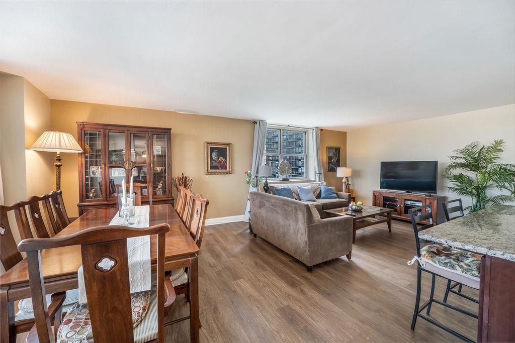 property viewer photo 9