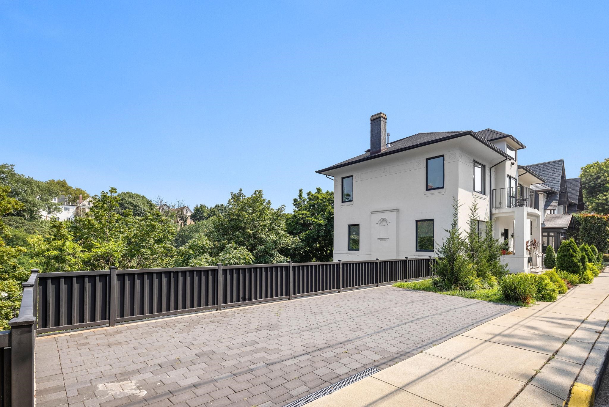 property viewer photo 12