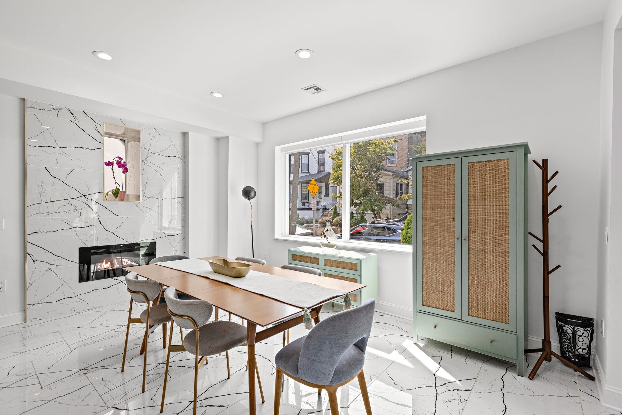 property viewer photo 18