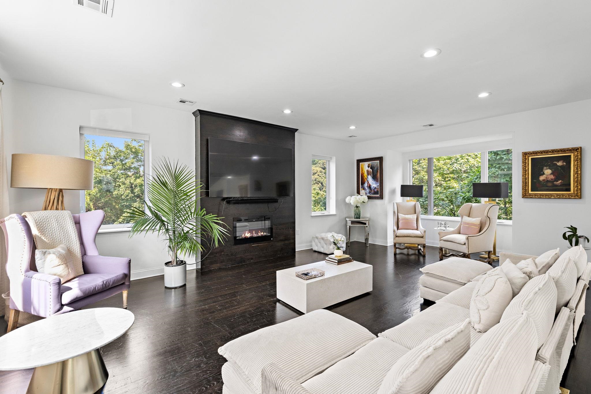 property viewer photo 23