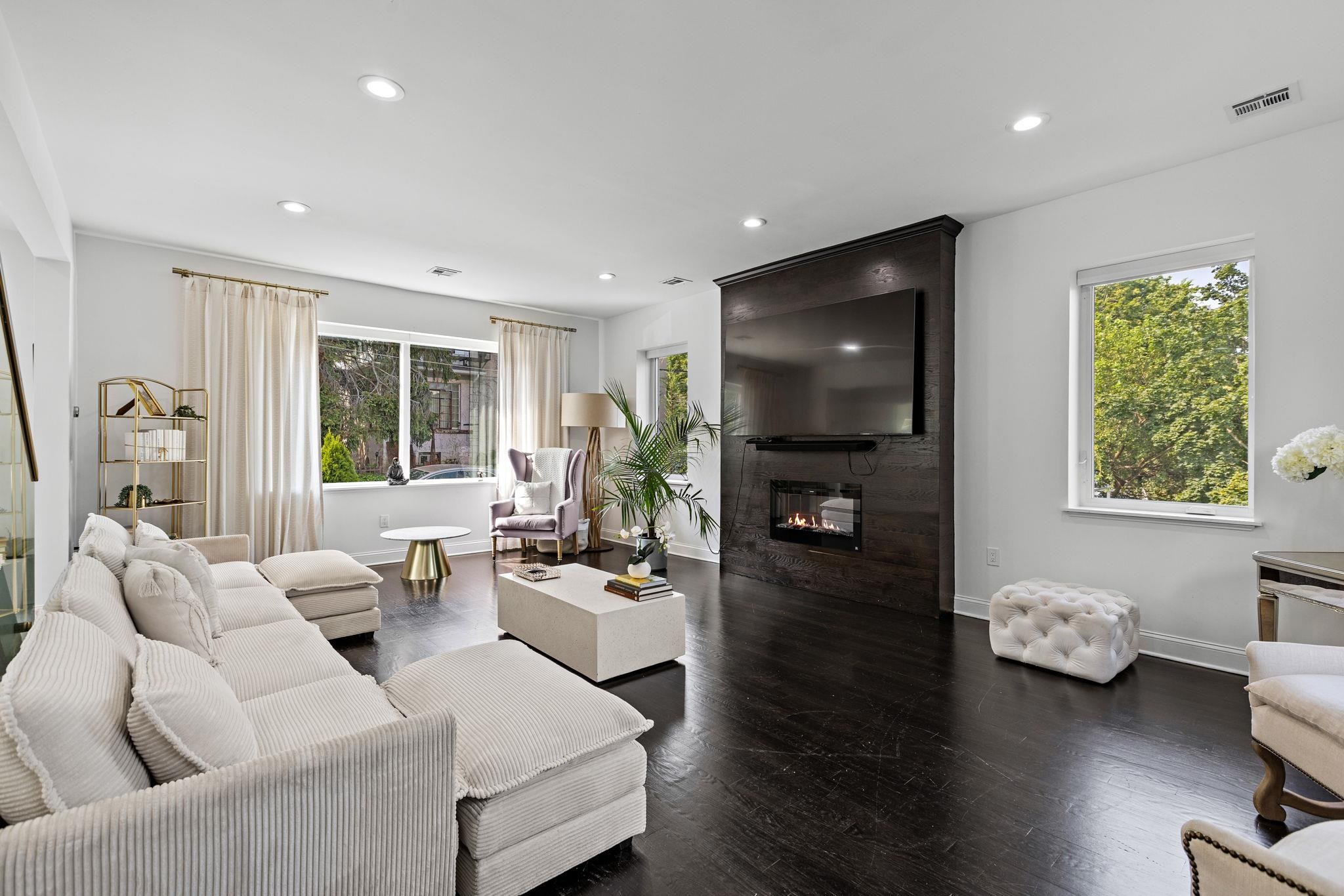 property viewer photo 24