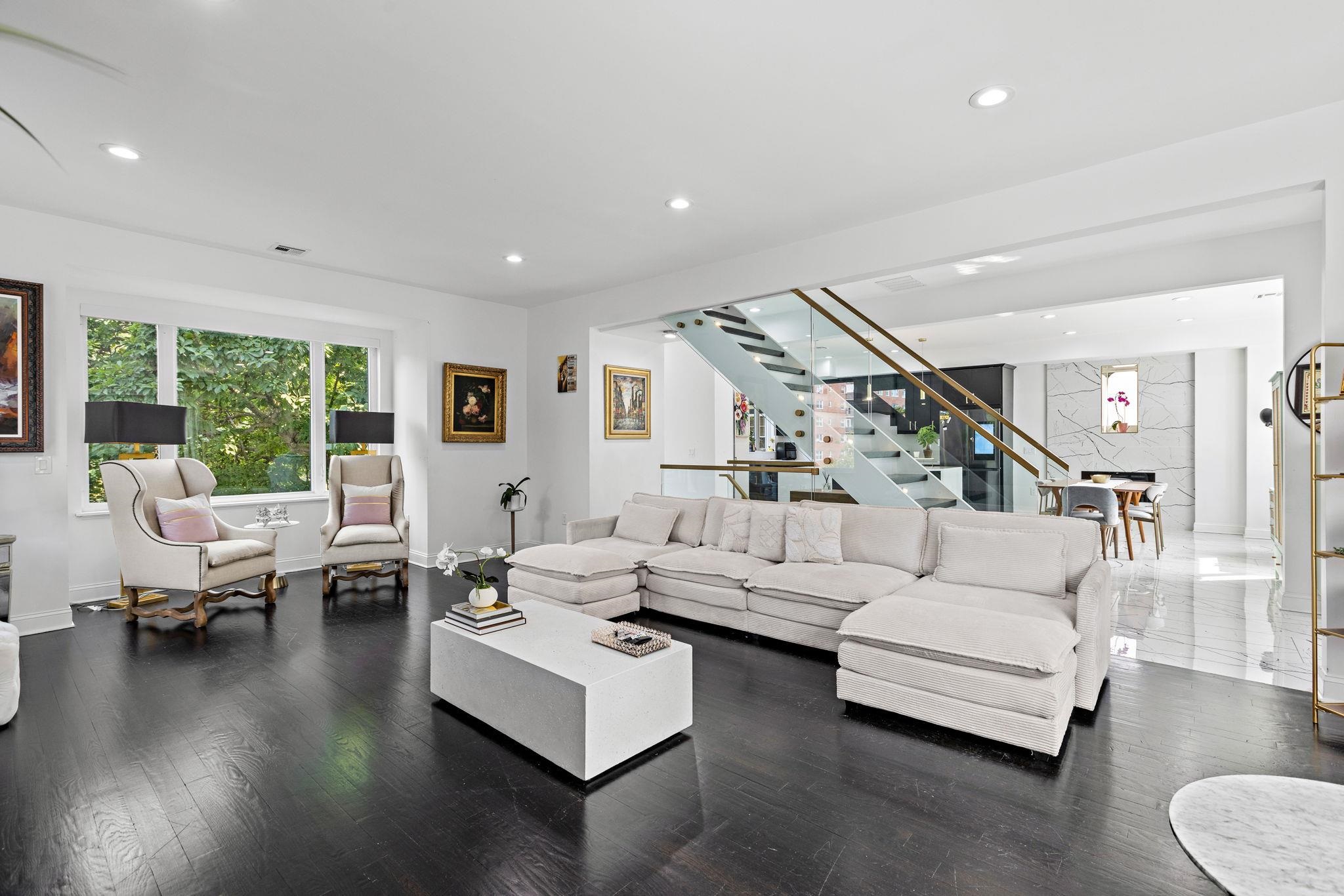property viewer photo 26