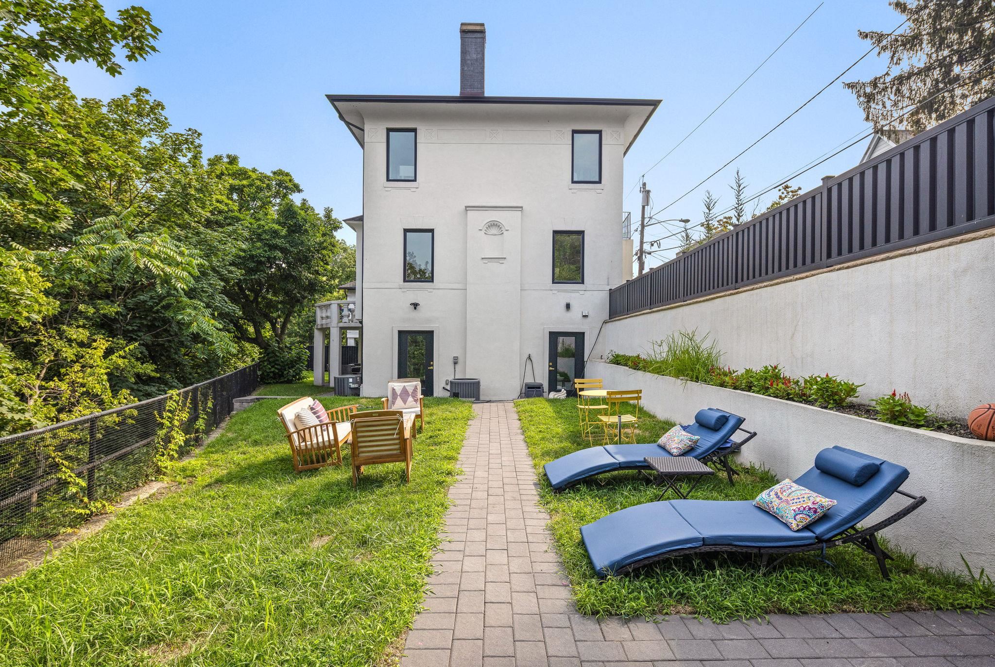 property viewer photo 48