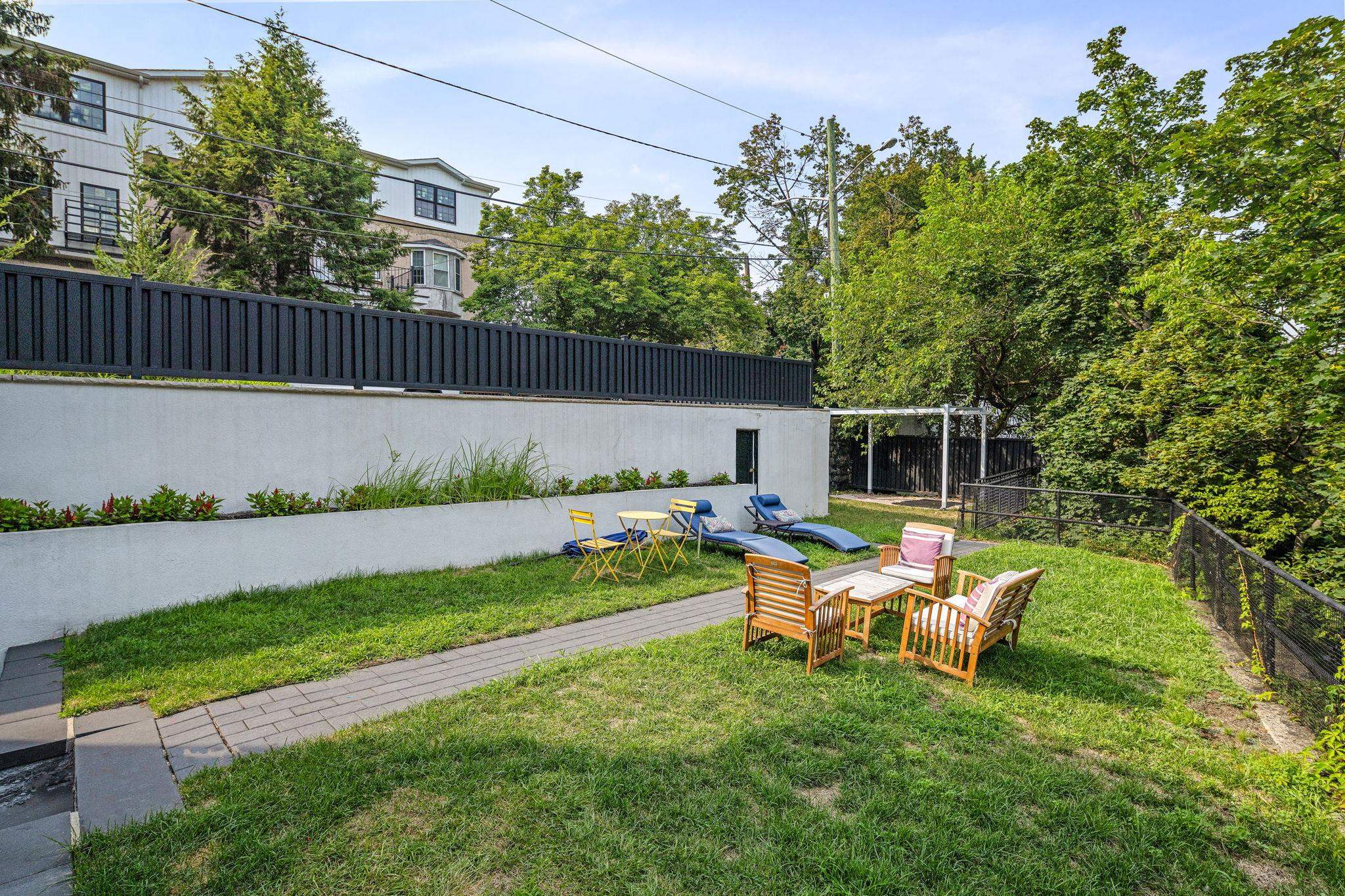property viewer photo 49