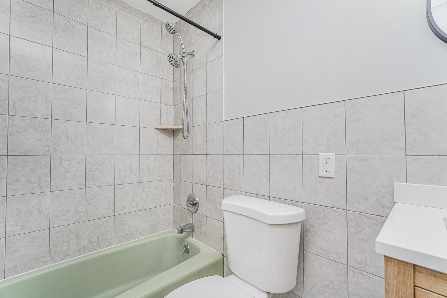 property viewer photo 8